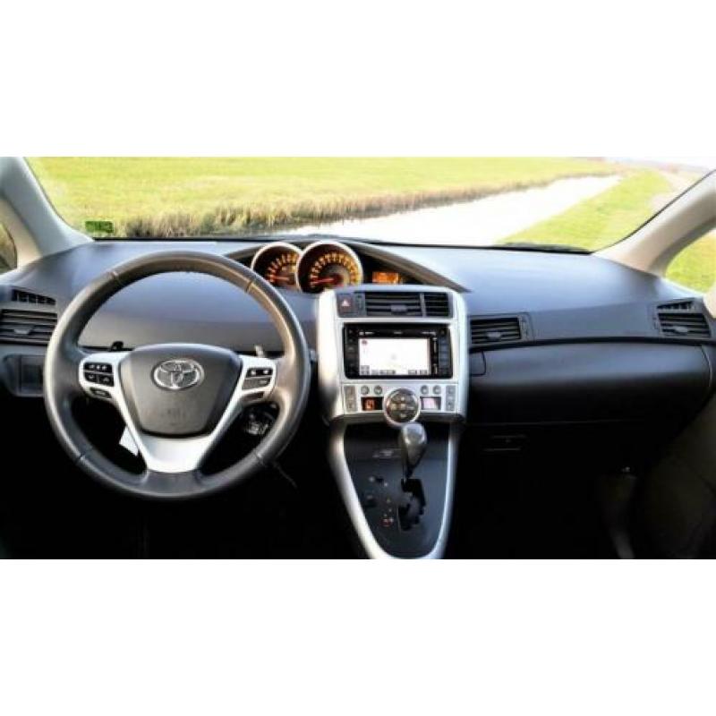 Toyota Verso 1.8 VVT-i Business, Automaat, Trekhaak, Navi!