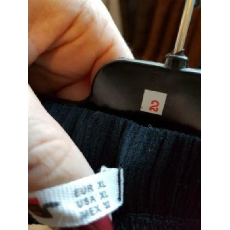 Rok18 - NIEUWE zwarte rok maat XL (1)