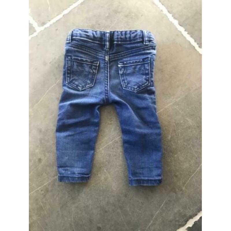 Stoere spijkerbroek van River Island mini. 9-12 maanden