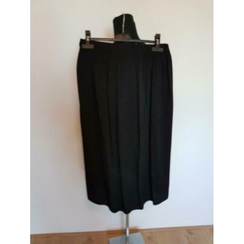 Rok18 - NIEUWE zwarte rok maat XL (1)