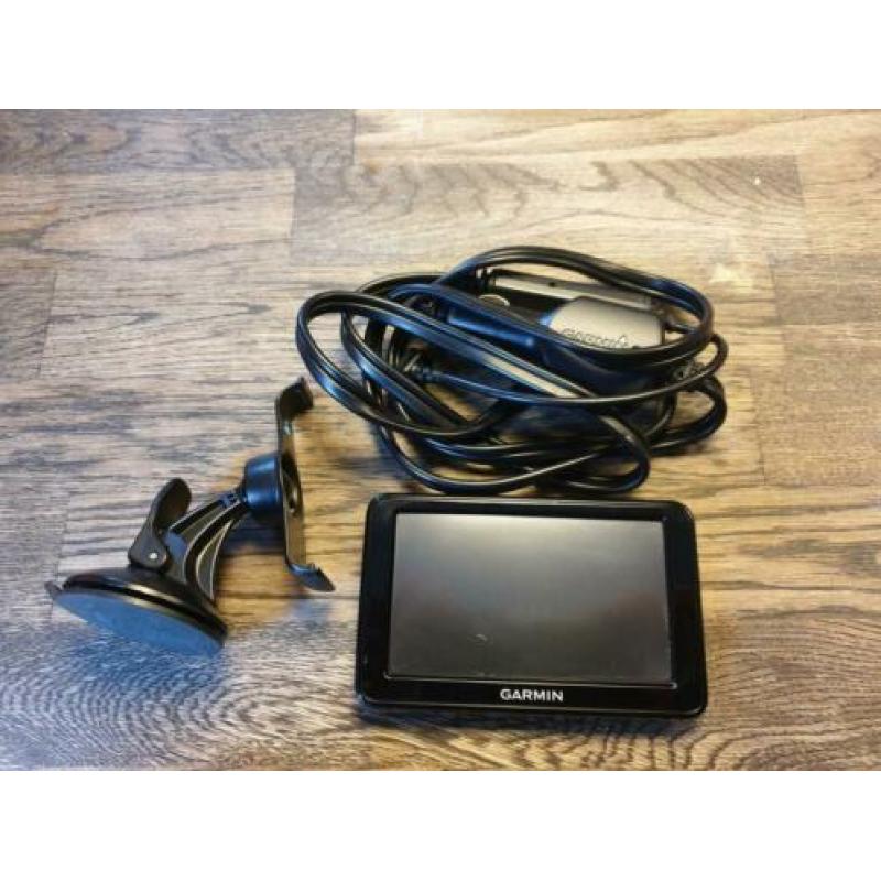 garmin nuvi 2495LM (life time updates)