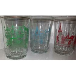 6 retro glazen met elk Limburgs kasteel erfgoed print