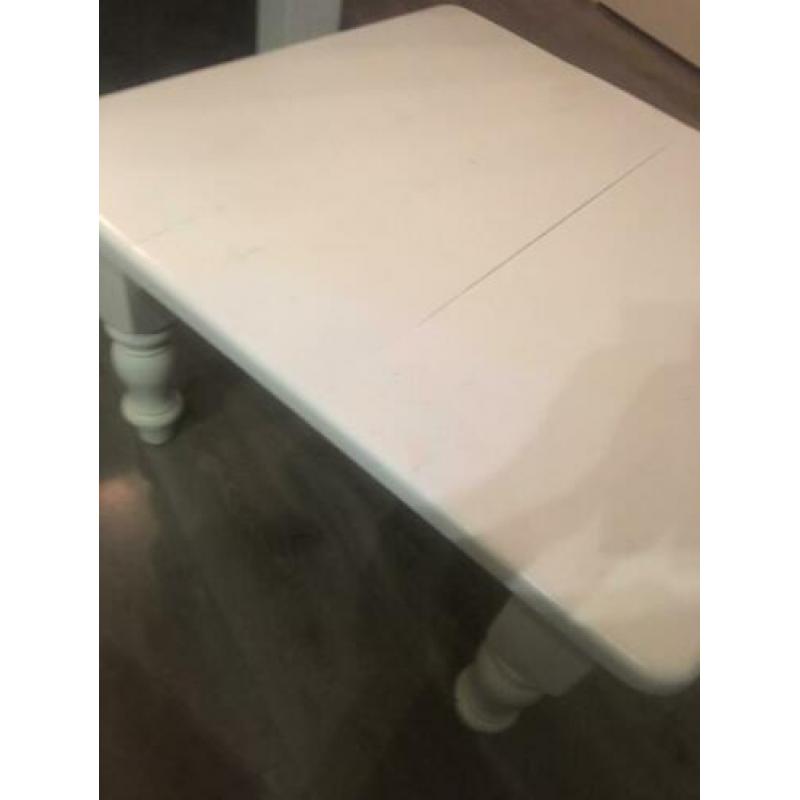 Witte vierkante tafel 80x80x 49 cm Goed over te verven , lan