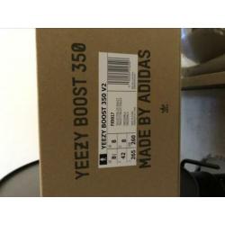 Yeezy boost 350 V2 Tail light (42)