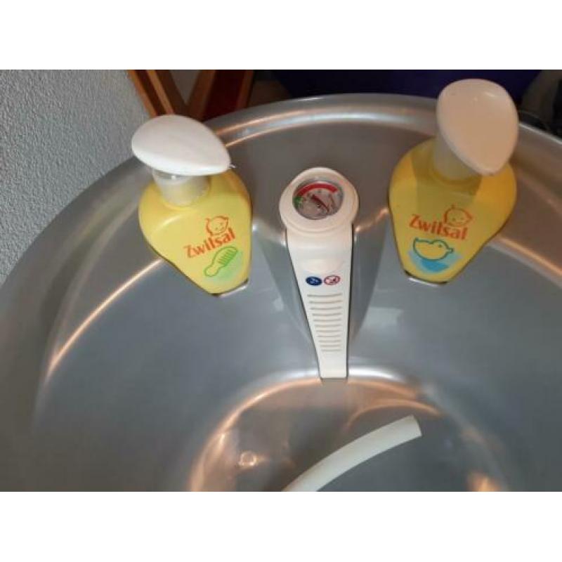 Bébé jou badje met thermometer en pompjes, incl luieremmer