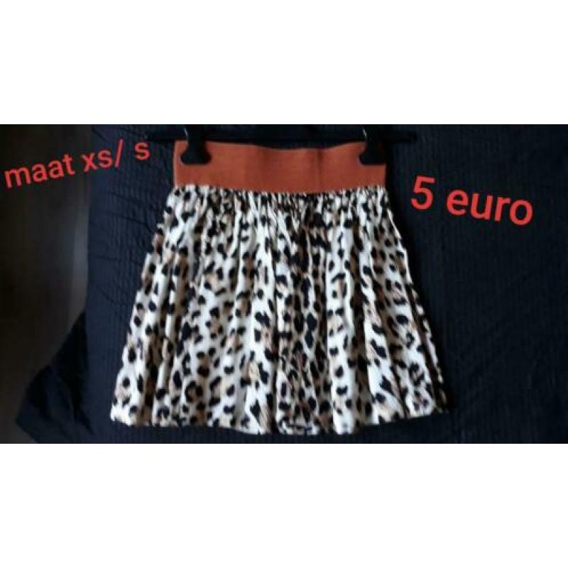 Jurkjes, blouse, vesten truien enzo voor een spotprijs