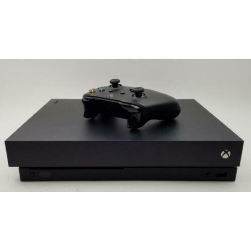 Zgan Xbox one X met 16 top games, 2 controllers, Guitar Hero