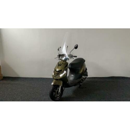 Piaggio zip olijf Groen 4T Snor Bj:2014!