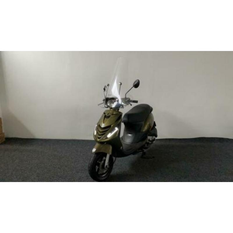 Piaggio zip olijf Groen 4T Snor Bj:2014!