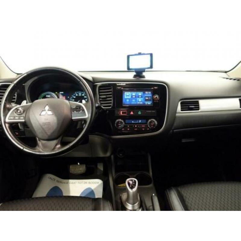 Mitsubishi Outlander 2.0 PHEV INTENSE + 4WD AUT, Hleer, Navi