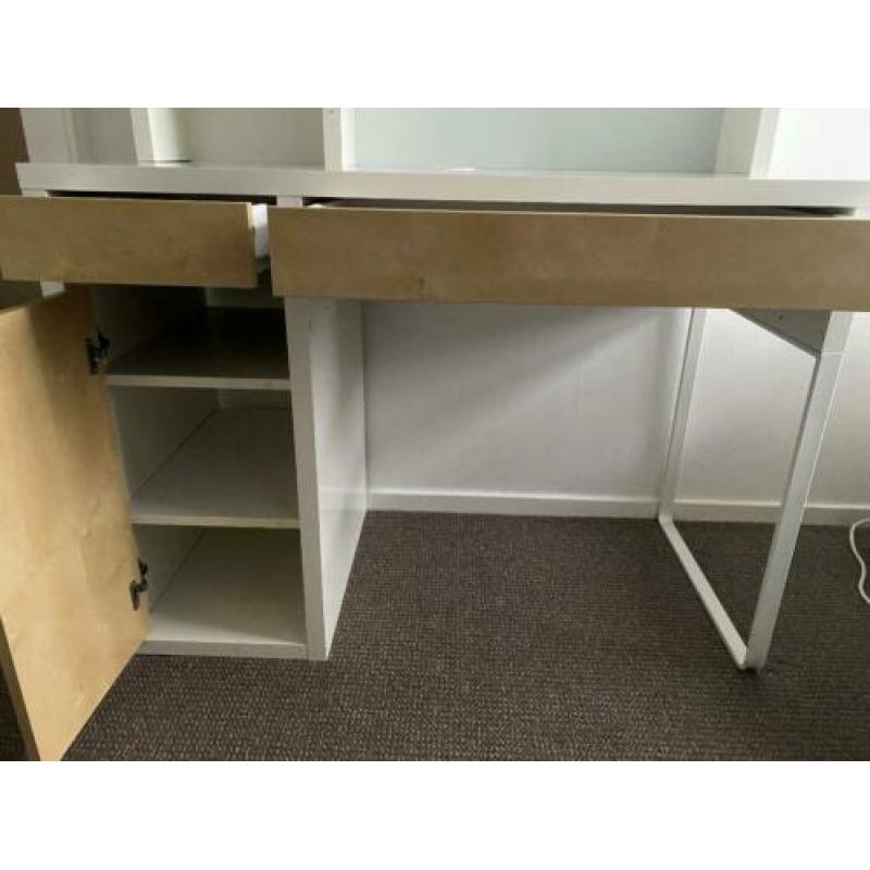 Micki bureautafel