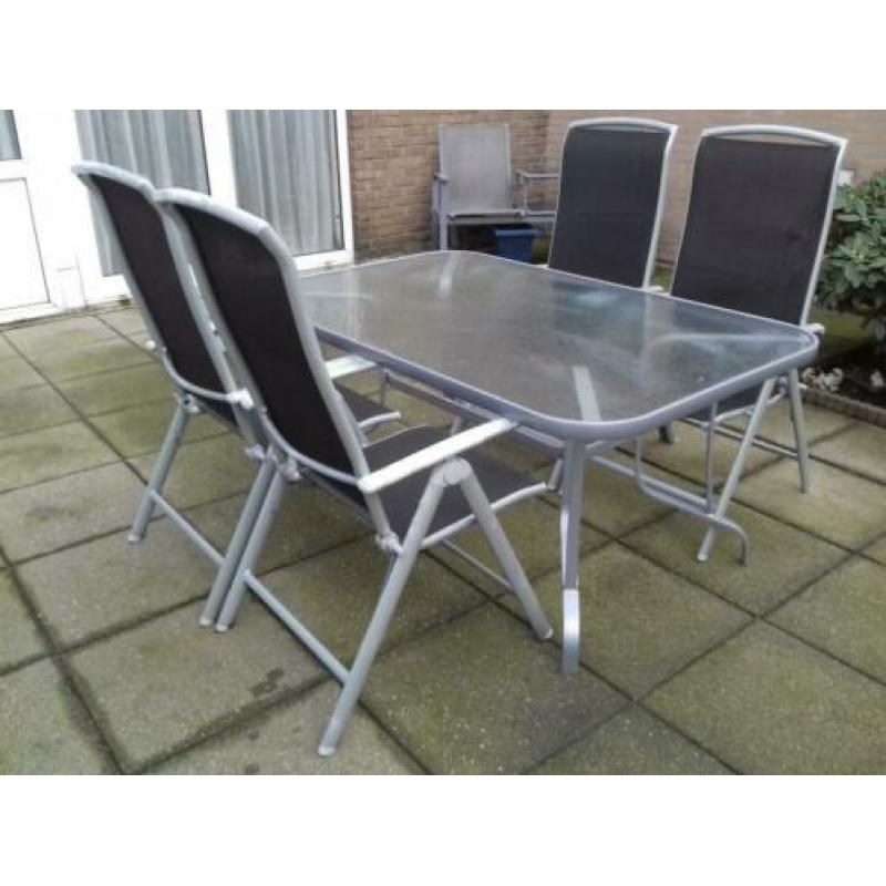 Tuintafel met 4 standenstoelen lichtmetaal