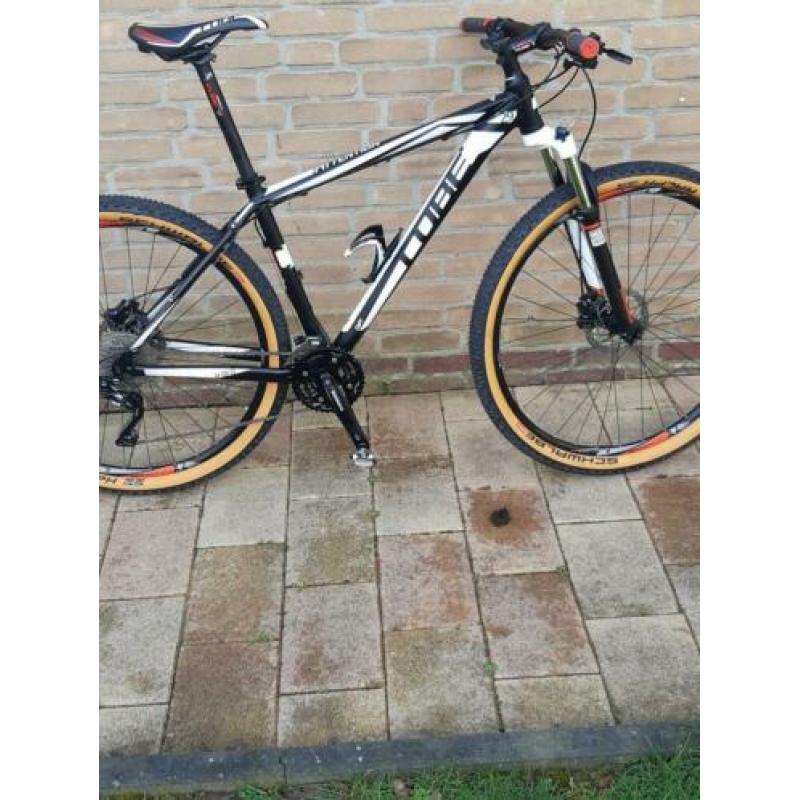 Te koop mooie 29er cube . Shimano 3x10 versnelling. Zeee