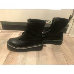 Boots hoge zool 38 zwart