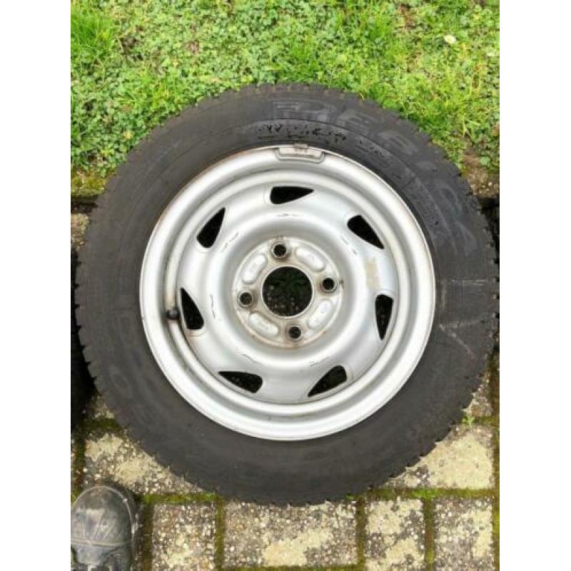 Set DEBICA FRIGO Winterbanden op stalen velg