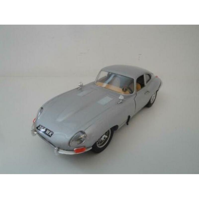 Schaalmodel - jaguar e coupé 1961 - schaal 1.18