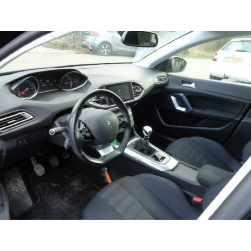 Peugeot 308 SW 1.2 PURET.BL.L. PR.PANO/PDC/LED/ECC/LMV/LED