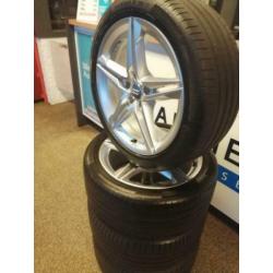 Originele 18 inch Audi A4 S-Line velgen Continental banden