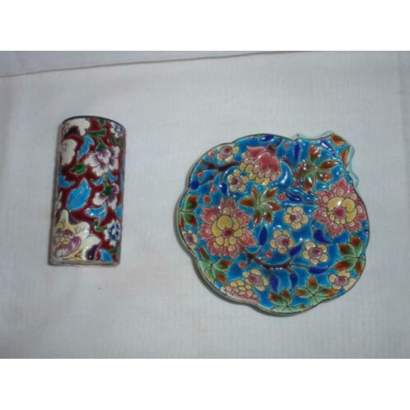 Lot 2 stuks oud aardewerk email de Longwy gemerkt