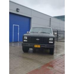 Ford F150 5.7 V8 1983
