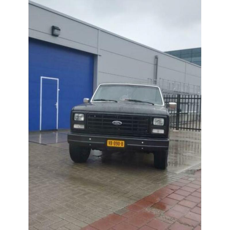 Ford F150 5.7 V8 1983