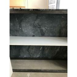 Marmeren blok, hoog 120, breed 150, diep 40 cm