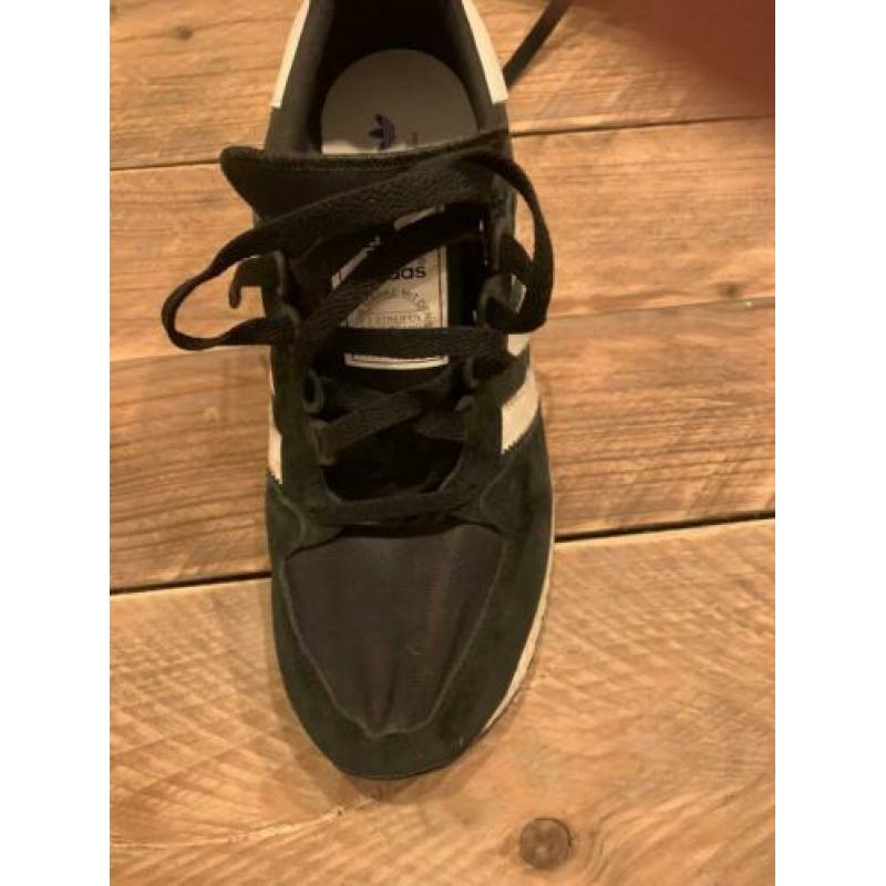 Te koop Adidas sneakers maat 43