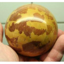 3 ca 8 cm Grote JASPIS Bollen, incl standaards, samen 2,1 kg