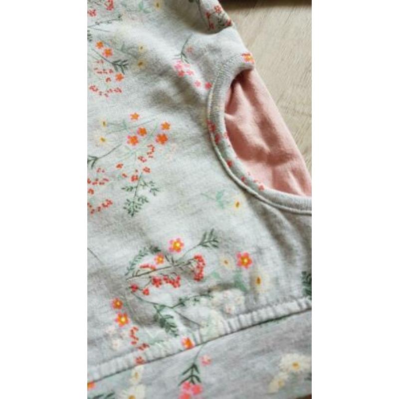 Leuke sweater meisjes roze grijs met bloemprint maat 74