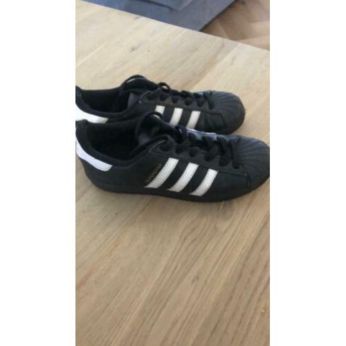 Adidas superstar zwart maat 36 2/3