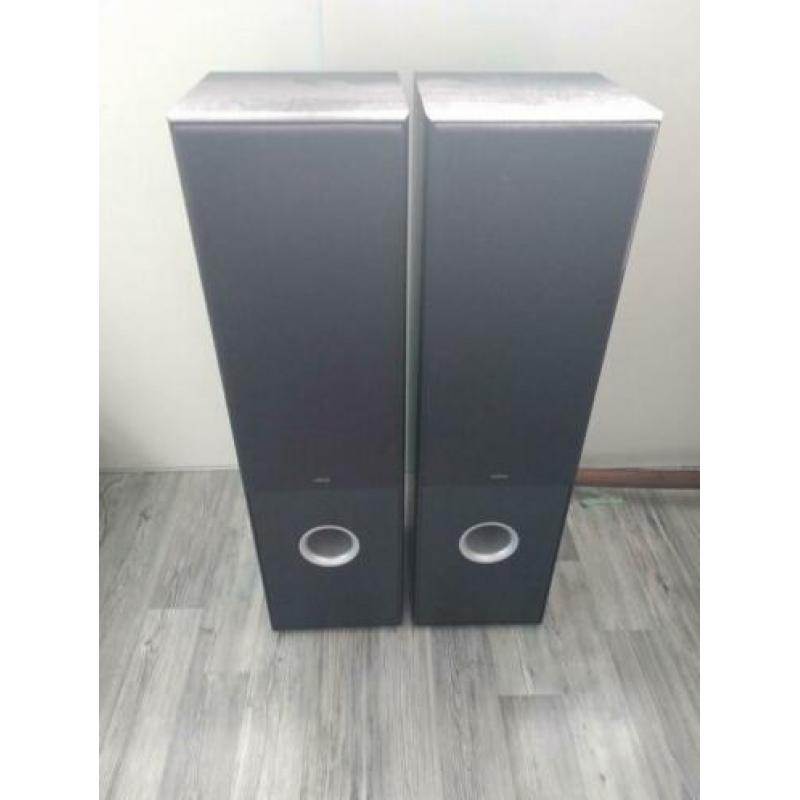Eltax Concept 180 speakers, zuilen, zwart.
