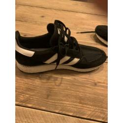 Te koop Adidas sneakers maat 43