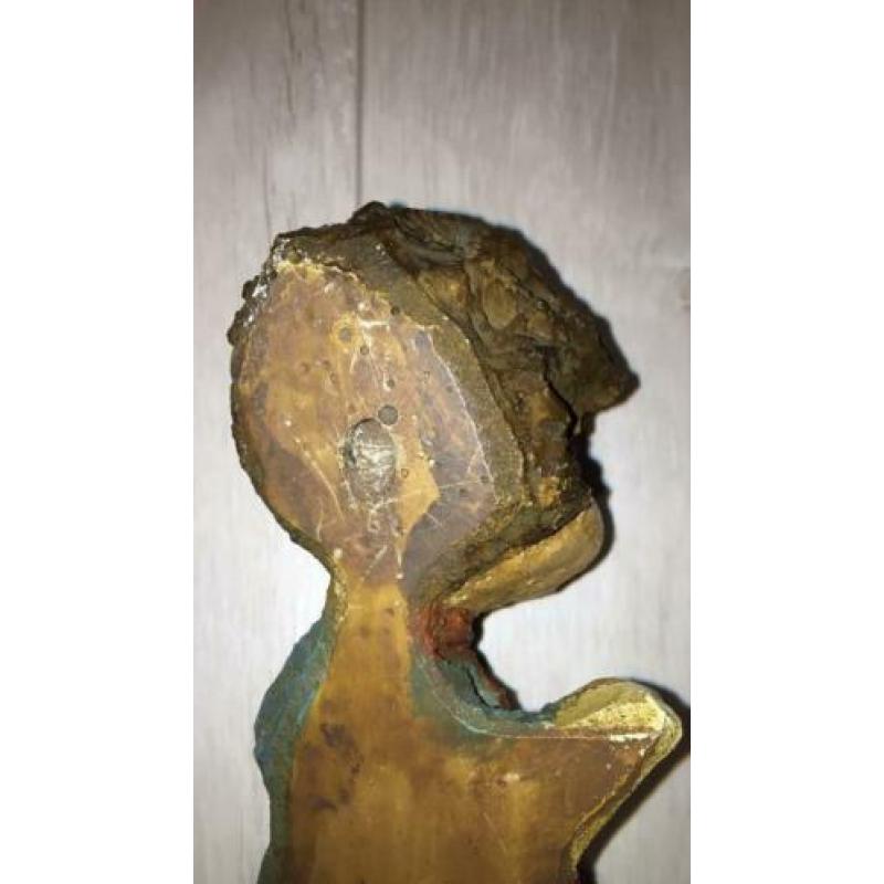 Prachtig stenen beeldje voor aan de muur! (Circa 20 x 8 cm)