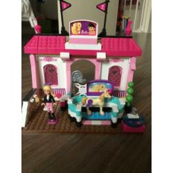 Barbie megabloks, paarden manege