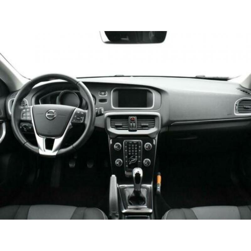 Volvo V40 2.0 T3 Nordic+ | Navigatie | LM-Velgen | Trekhaak