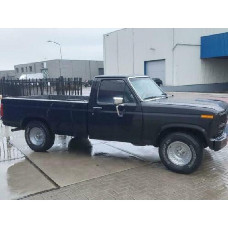 Ford F150 5.7 V8 1983