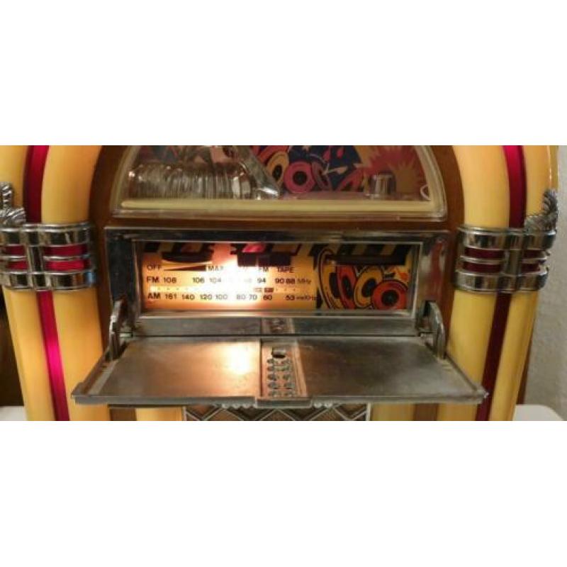 Vintage Retro radio/cassette jukebox AM/FM Radio,Wurlitzer.