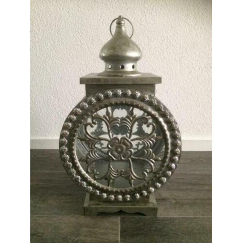 Sierlijke Zilverkleurige Windlicht Barok hoog 46 cm