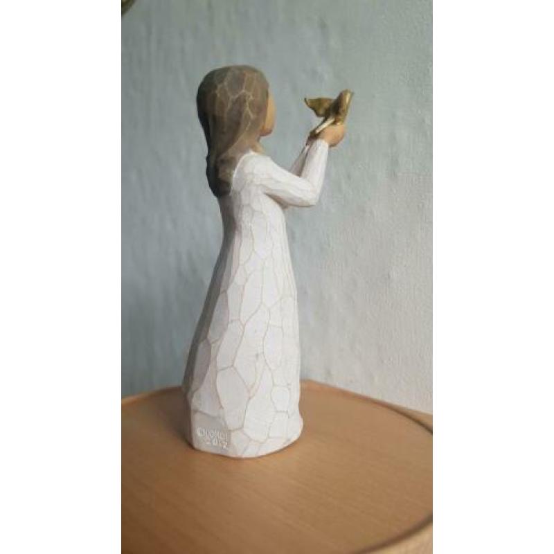 willow tree beeldje, meisje met gouden duif