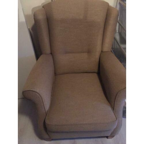 2 robuuste fauteuils