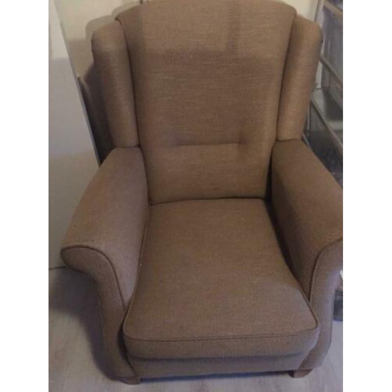 2 robuuste fauteuils