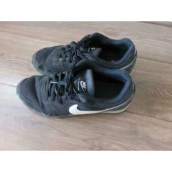 Sportschoenen, Merk Nike. Mt 45