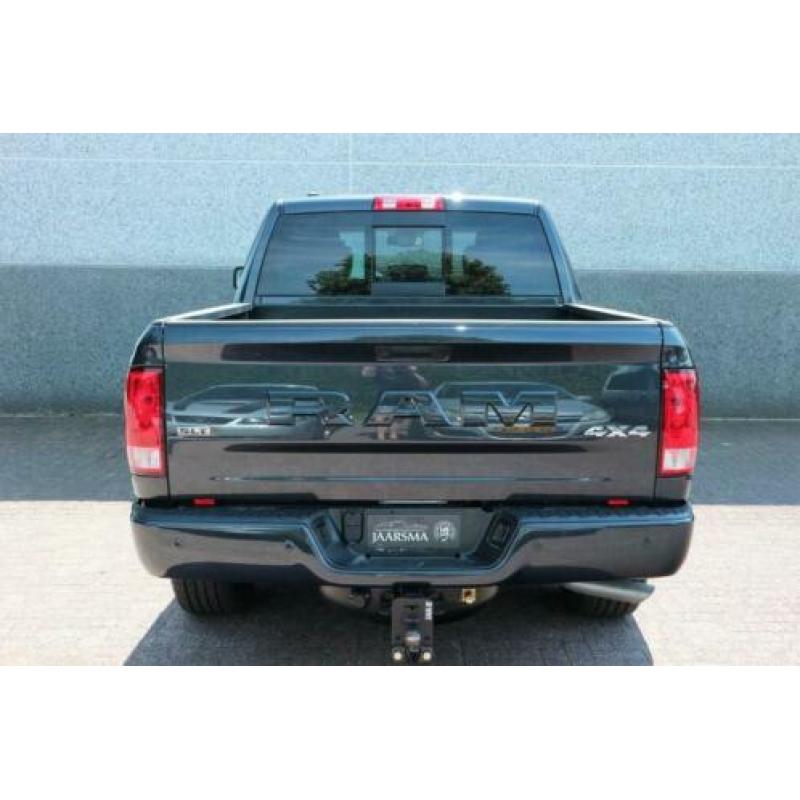 Dodge Ram 1500 5.7L V8 SLT Classic CrewCab |Black Edition|Ri