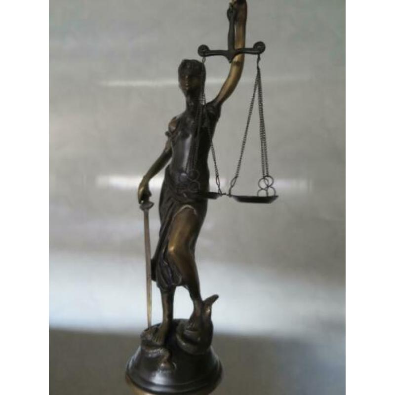 prachtig waardevol beeld vrouw Justitia 40 cm