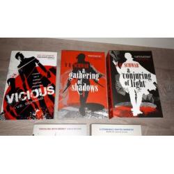 Verschillende VE Schwab paperbacks Engelstalig