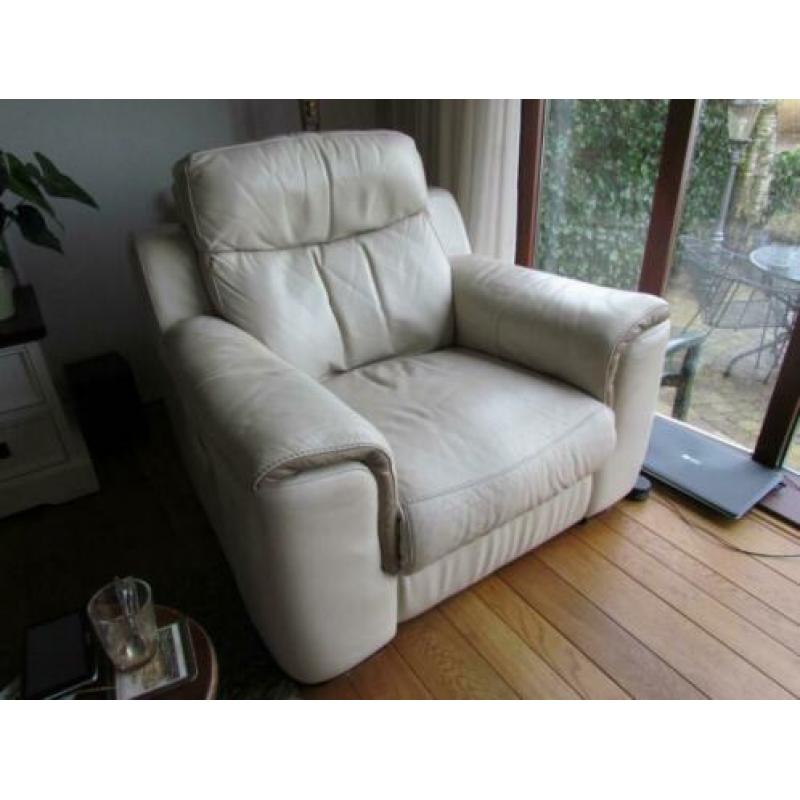 Relaxbank en relaxstoel (elektrisch bedienbaar)