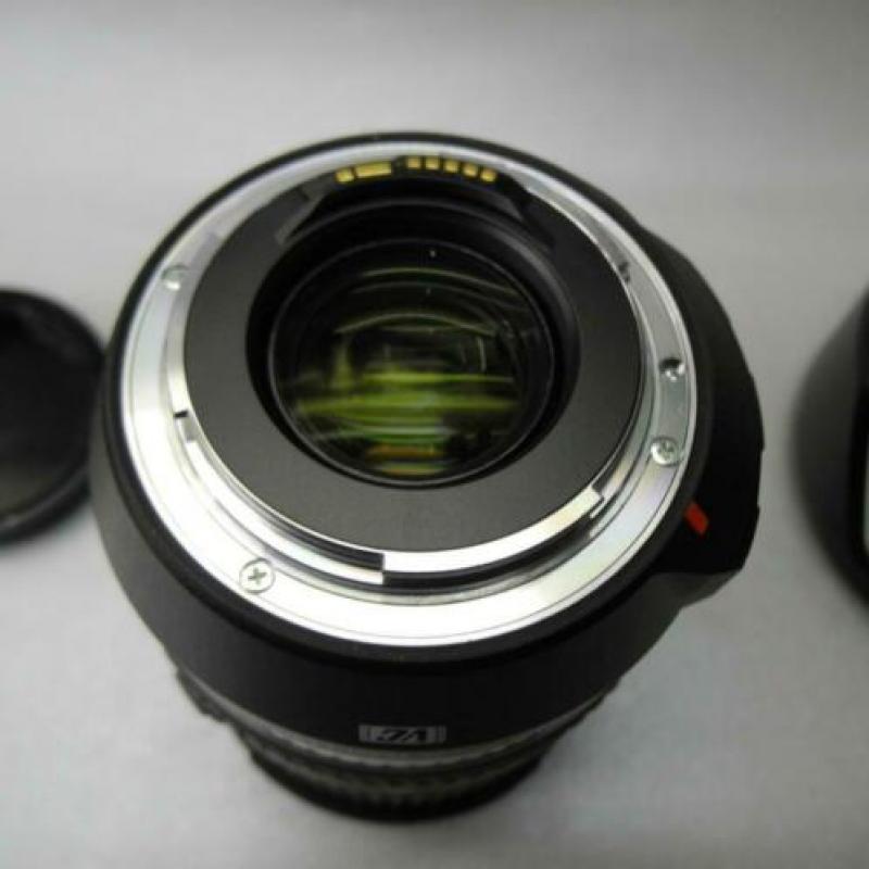 EOS 300 met Tamron 2.8/24-70 mm VC