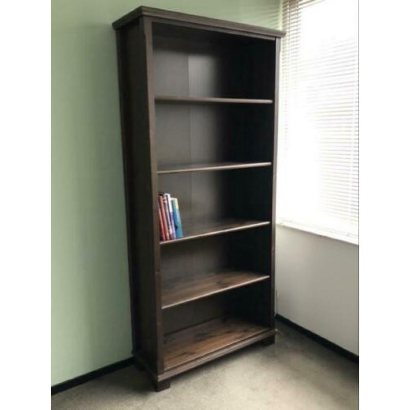 Nette boekenkast Ikea Markör