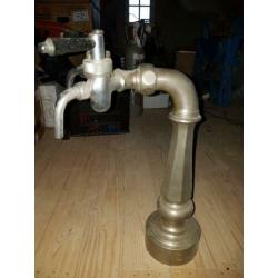 Oude 2 kraans biertap