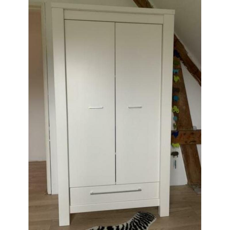 Complete babykamer | commode | kast | ledikant | wit modern